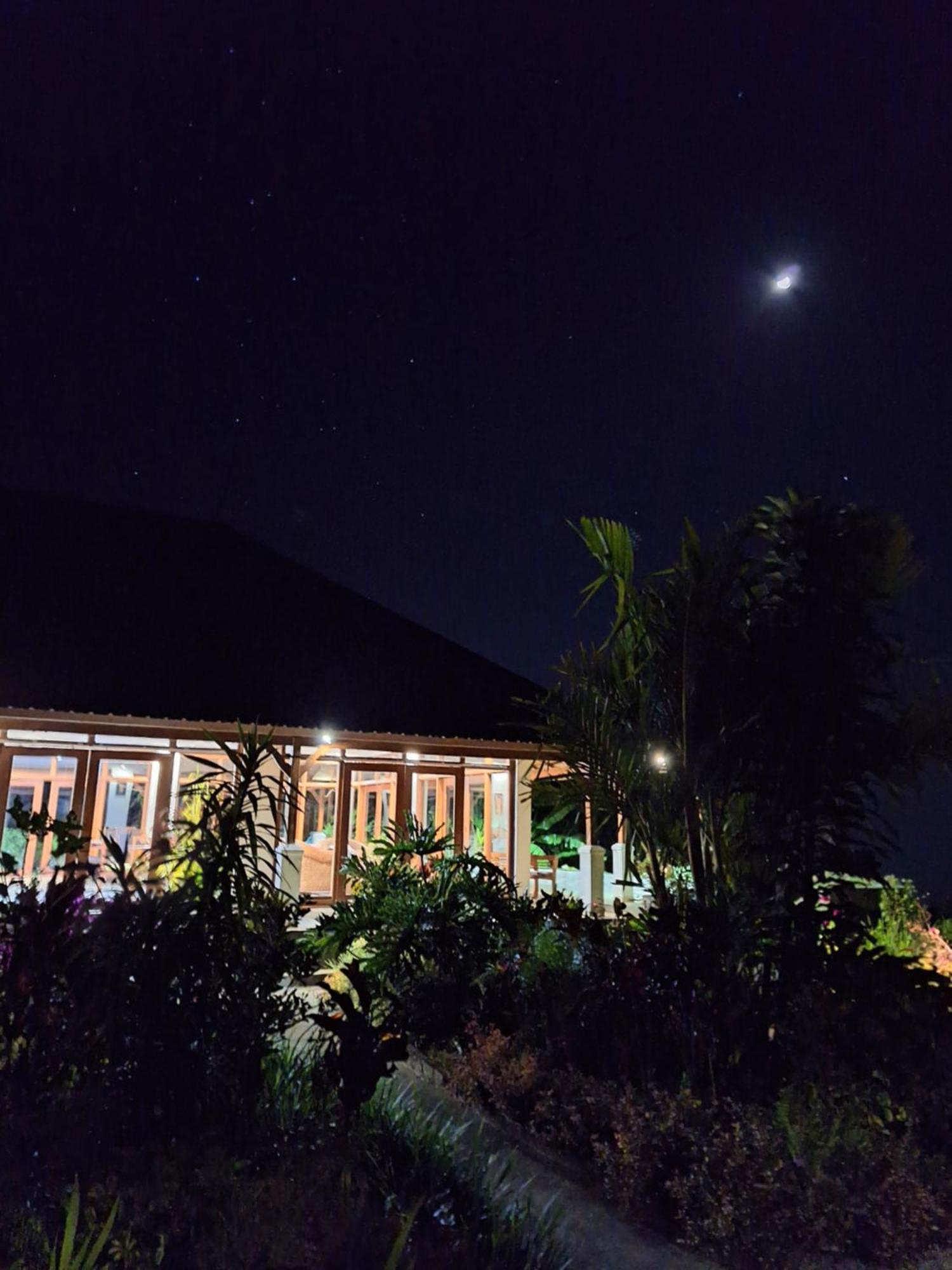 Manigelang Villa Munduk  Exterior photo
